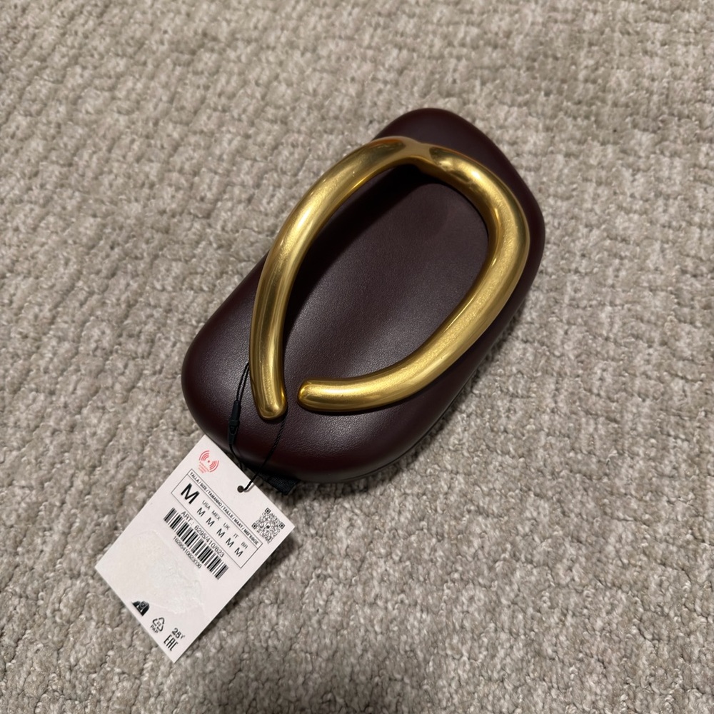 Zara: gold closure box clutch